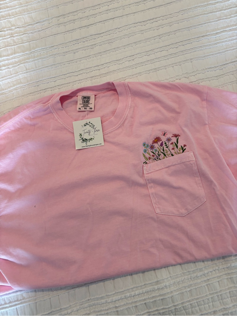 Comfort Colors floral embroidered pink tee in Size XL